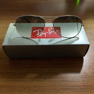 Rayban Aviator Sunglasses. RB 3362 59